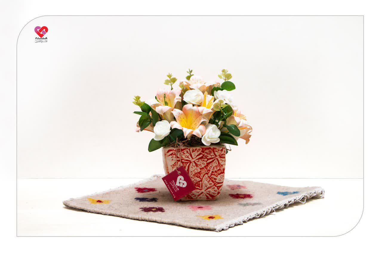 گلدان گل لیلیوم